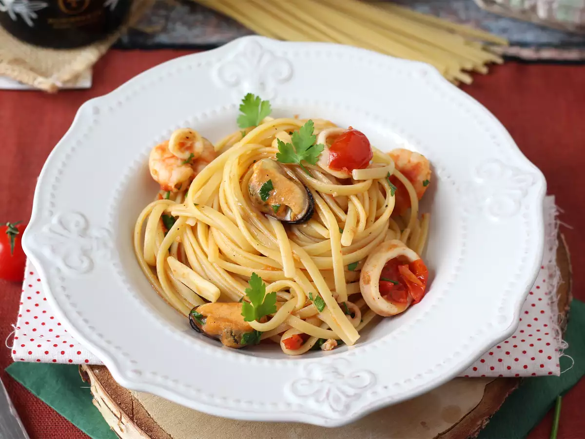 Паста със замразени морски дарове – вкусно и изключително бързо първо ястие - снимка 4