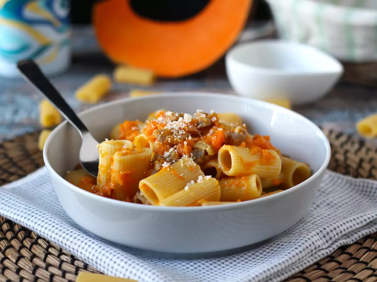 Паста с тиква и наденица - снимка 3