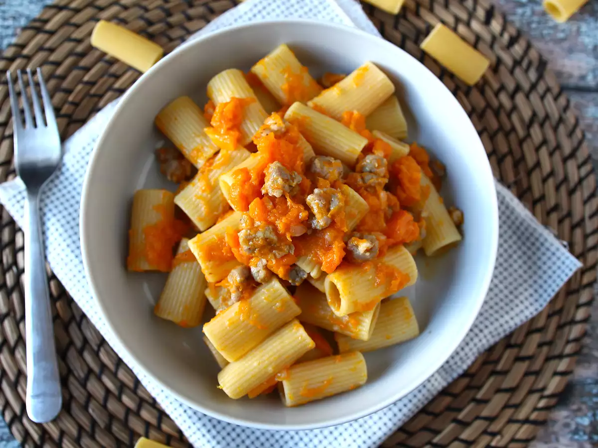 Паста с тиква и наденица - снимка 4