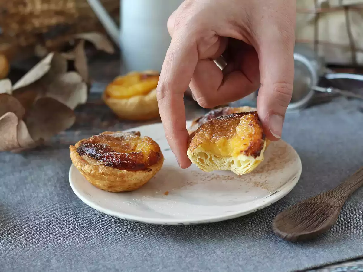 Pastéis de nata във фритюрник с горещ въздух: лесна и бърза рецепта за традиционния португалски сладкиш - снимка 7