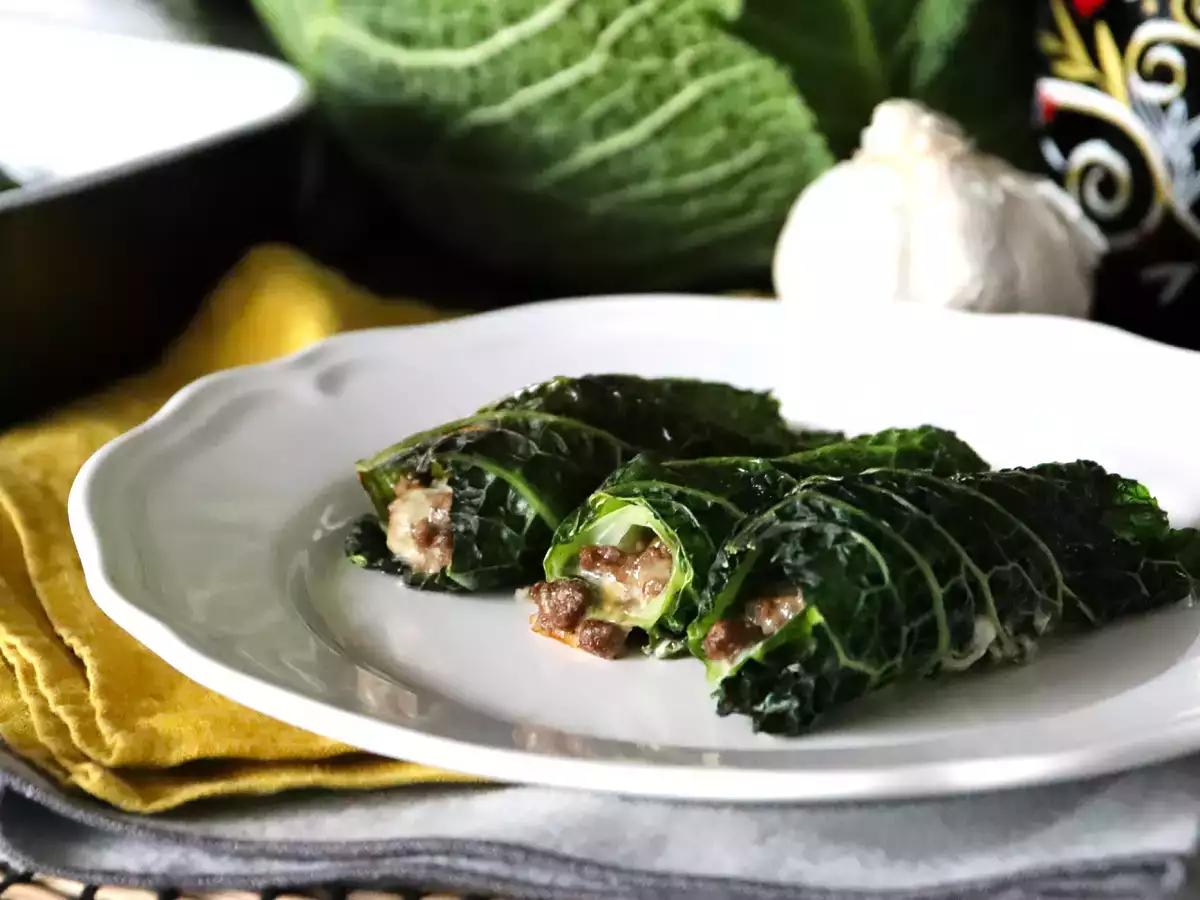 Печени рулца от савойско зеле - лесната и евтина рецепта за семеен обяд - снимка 2