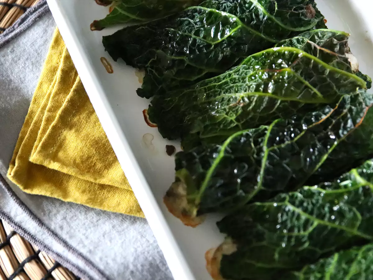 Печени рулца от савойско зеле - лесната и евтина рецепта за семеен обяд - снимка 4