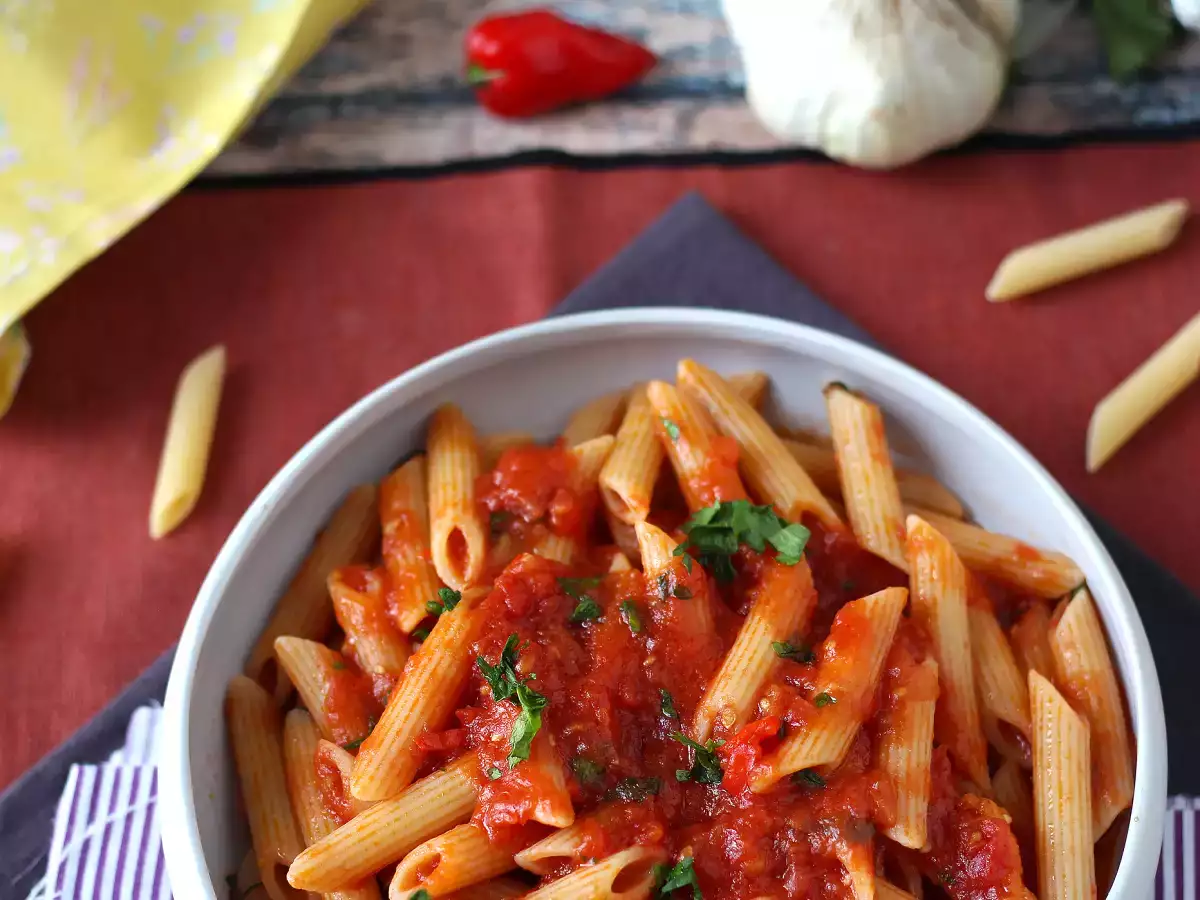 Penne all'arrabbiata: италианска класика, която сгрява сърцето! - снимка 4