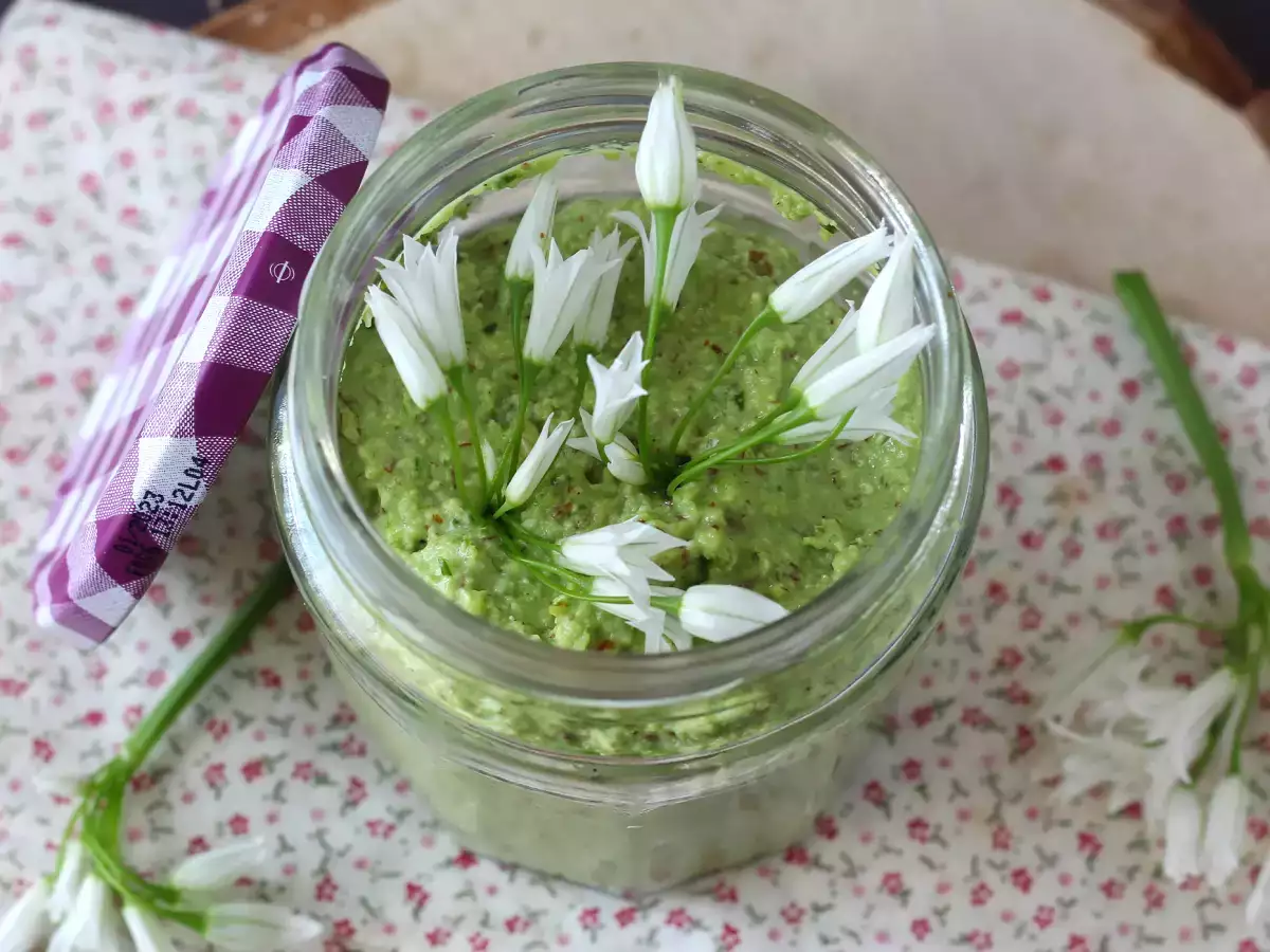 Песто от чесън на Bear, ароматно и супер вкусно! - снимка 5