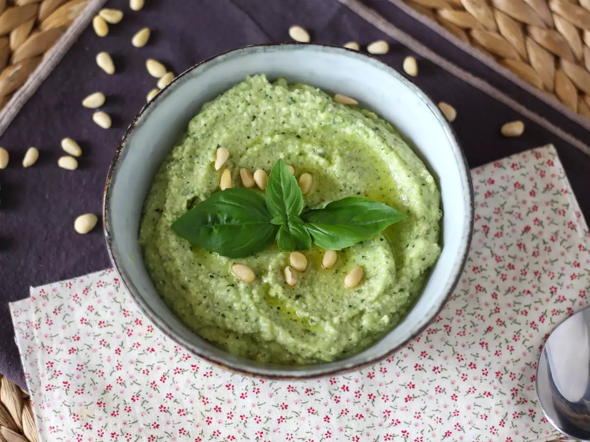 Песто от тиквички без термична обработка – бърза и вкусна рецепта - снимка 6