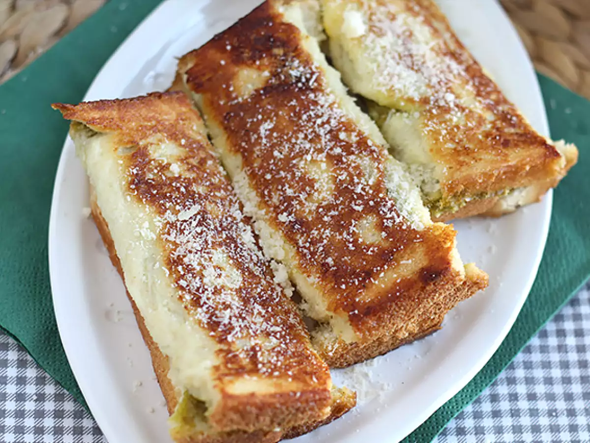 Пикантен френски тост с песто - снимка 5