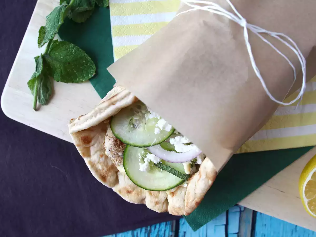 Пилешки гирос - гръцкият сандвич, който ще ви хареса! - снимка 3