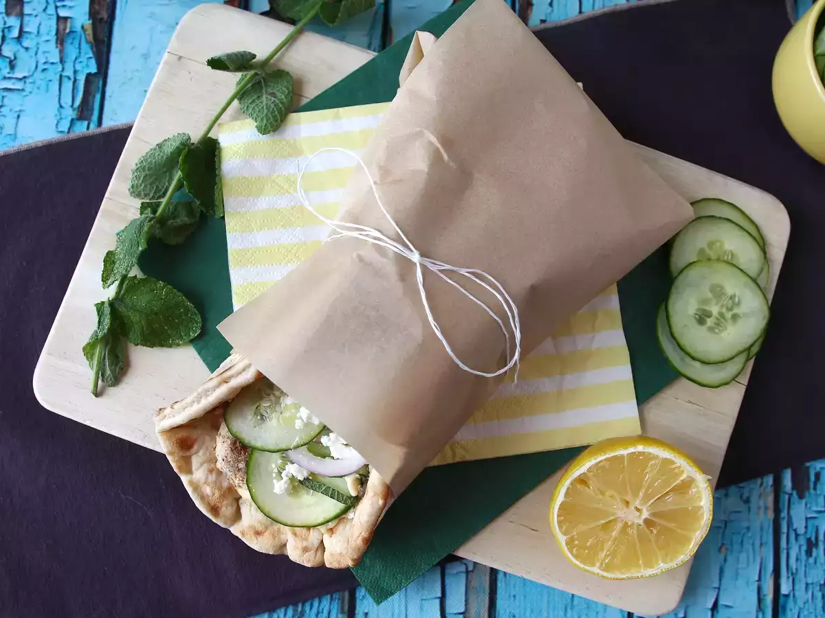 Пилешки гирос - гръцкият сандвич, който ще ви хареса! - снимка 5