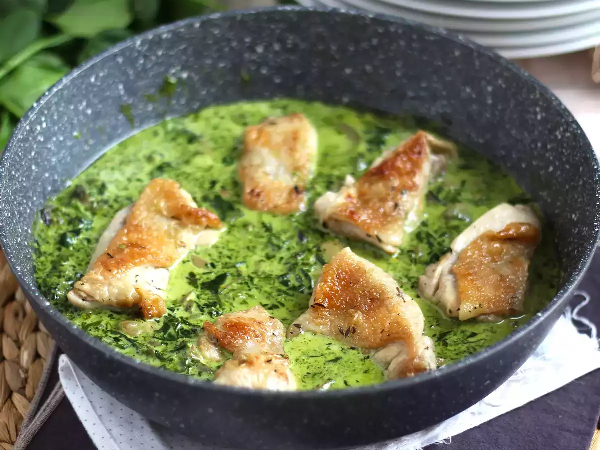 Пилешко със сметанов сос от спанак и гъби - снимка 4