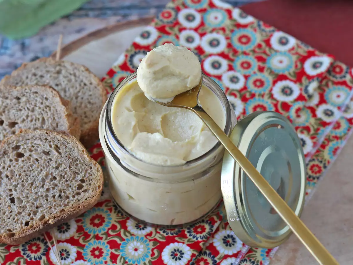 Протеинова майонеза от варени яйца: лека, вкусна и без олио - снимка 2