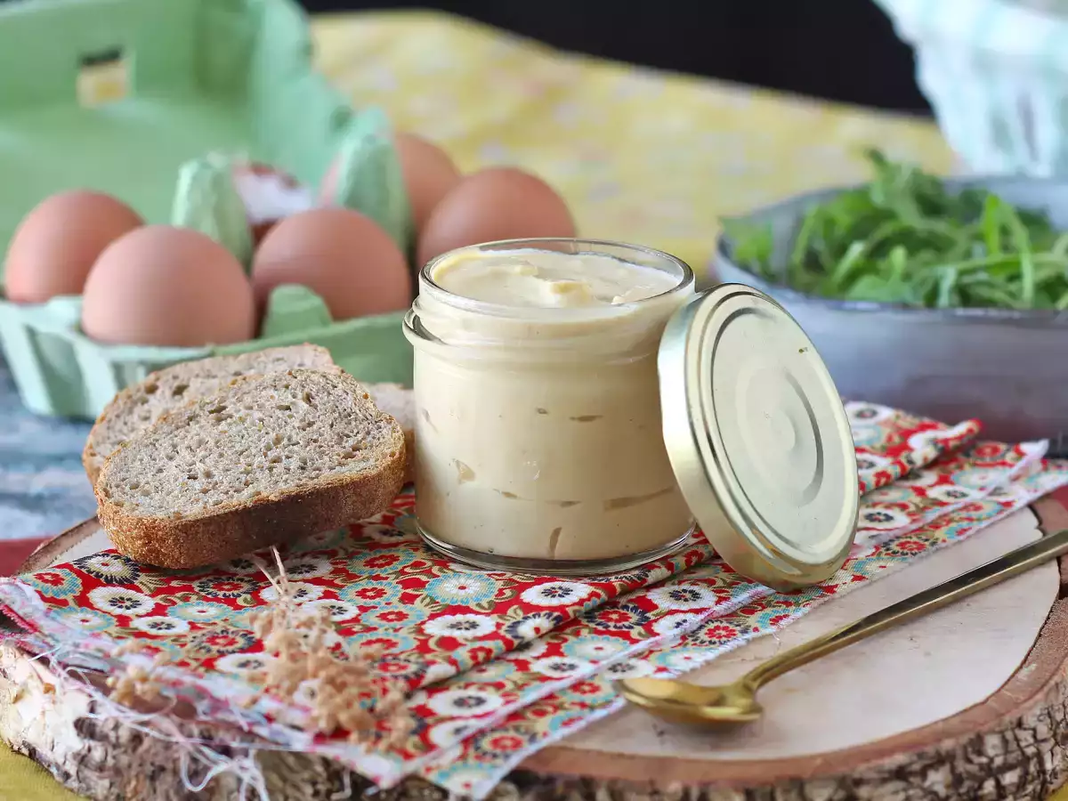 Протеинова майонеза от варени яйца: лека, вкусна и без олио - снимка 3