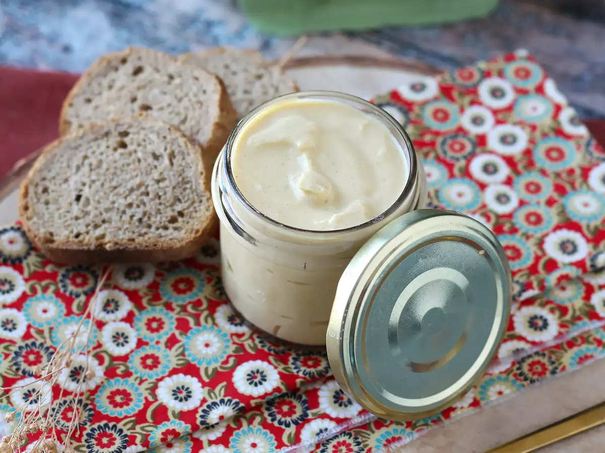 Протеинова майонеза от варени яйца: лека, вкусна и без олио - снимка 6