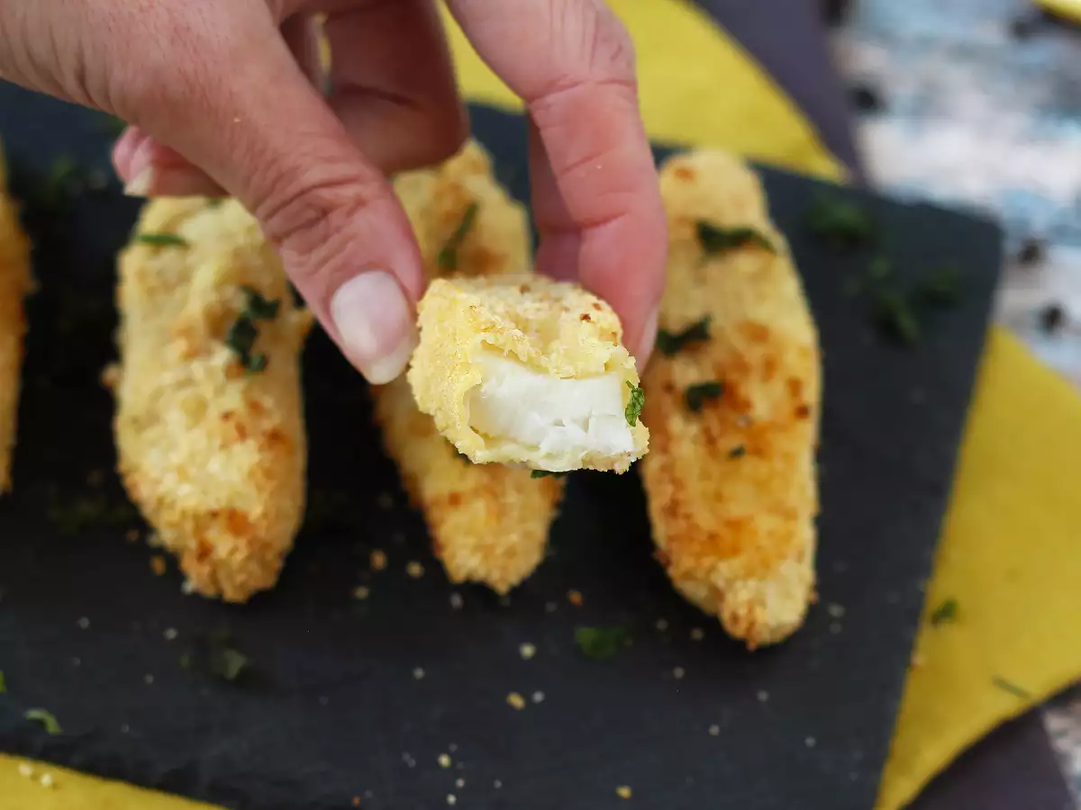 Рибни пръсти във фритюрник: хрупкави, леки и лесни за приготвяне! - снимка 4