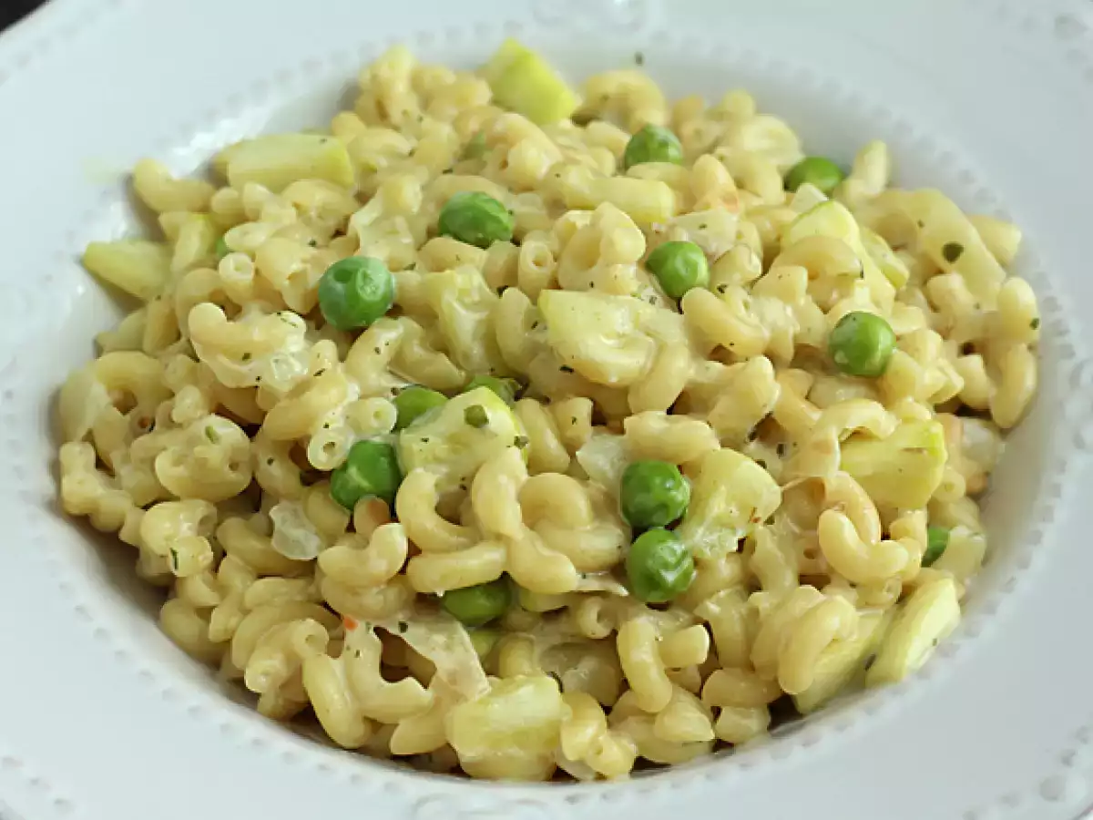 Ризото с кокичета, грах, тиквички, чесън и билково сирене - снимка 2