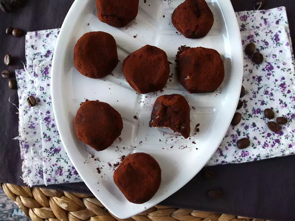 Рошърти в стил Тирамису, перфектният италиански десерт в мини порции, които можете да поднесете към кафето си! - снимка 2