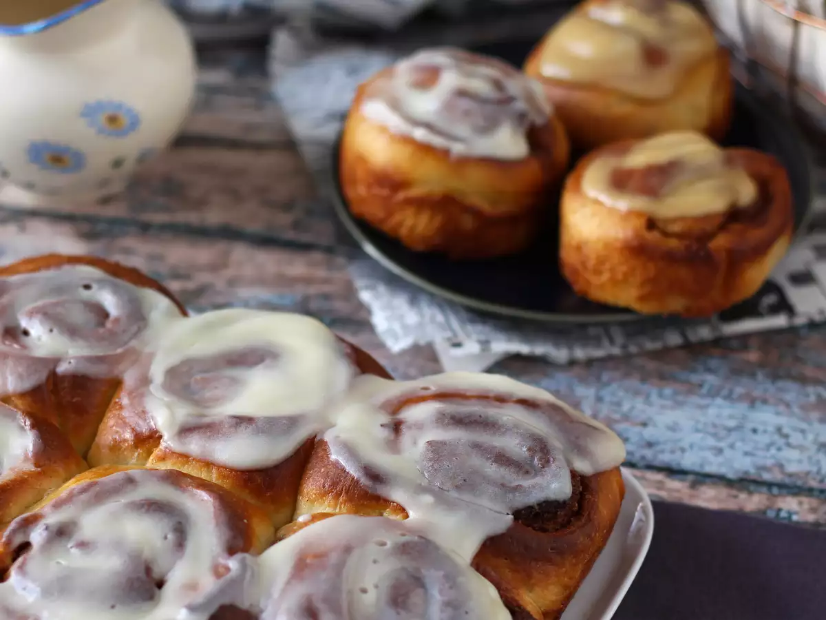 Рулца с канела, бриош с канела и ванилова глазура - снимка 3