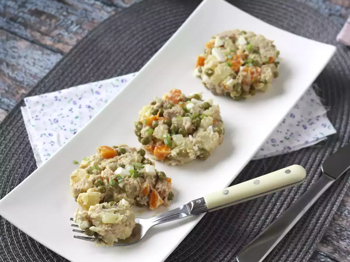 Руска салата с домашна майонеза - снимка 5