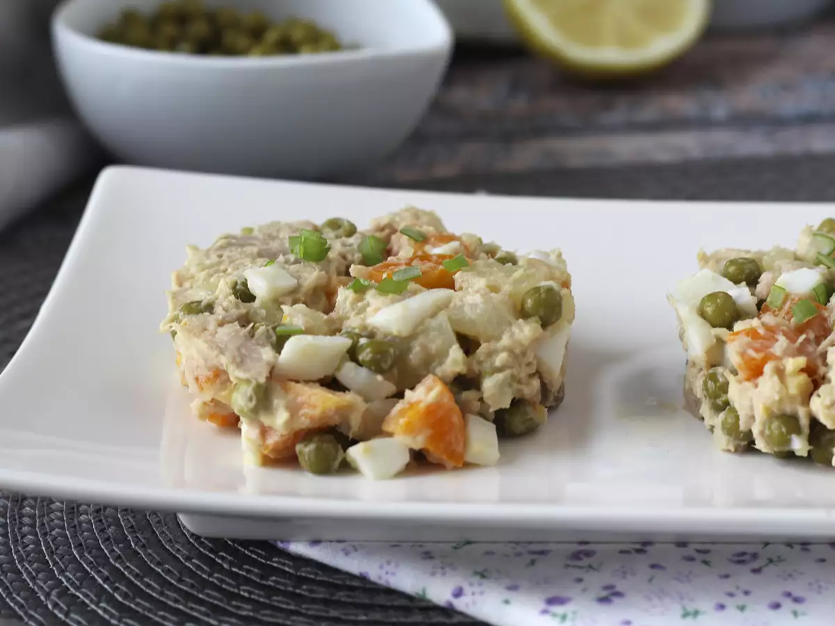 Руска салата с домашна майонеза - снимка 6