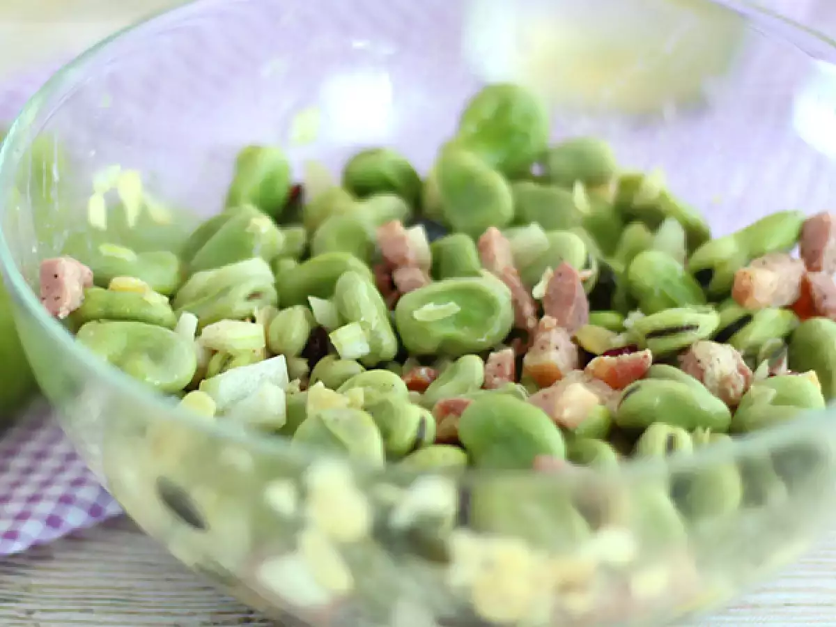 Салата от бакла с бекон - снимка 2