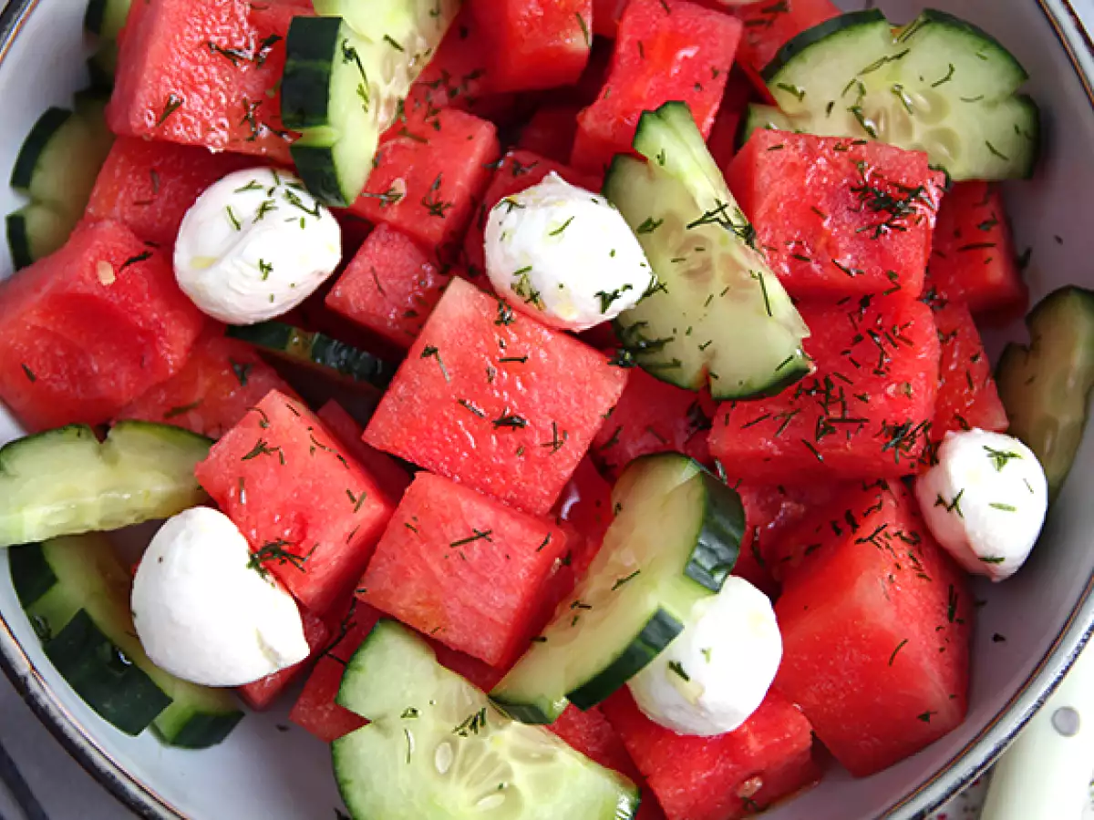 Салата от диня и краставици - снимка 4