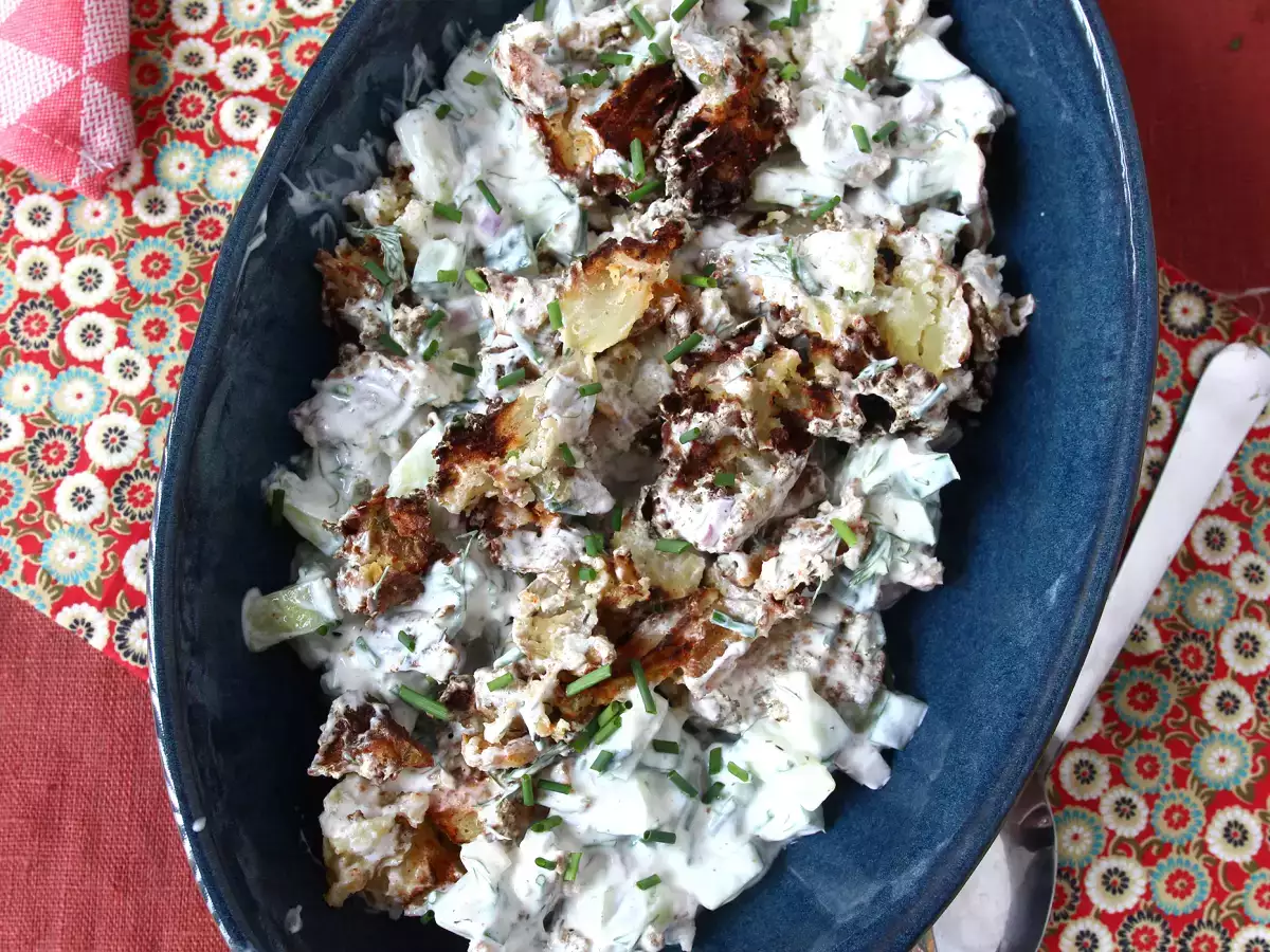 Салата от краставици и хрупкави картофи - снимка 2