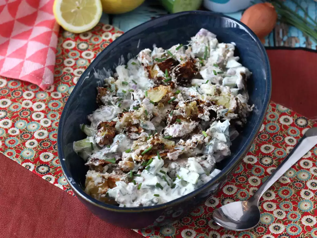 Салата от краставици и хрупкави картофи - снимка 7