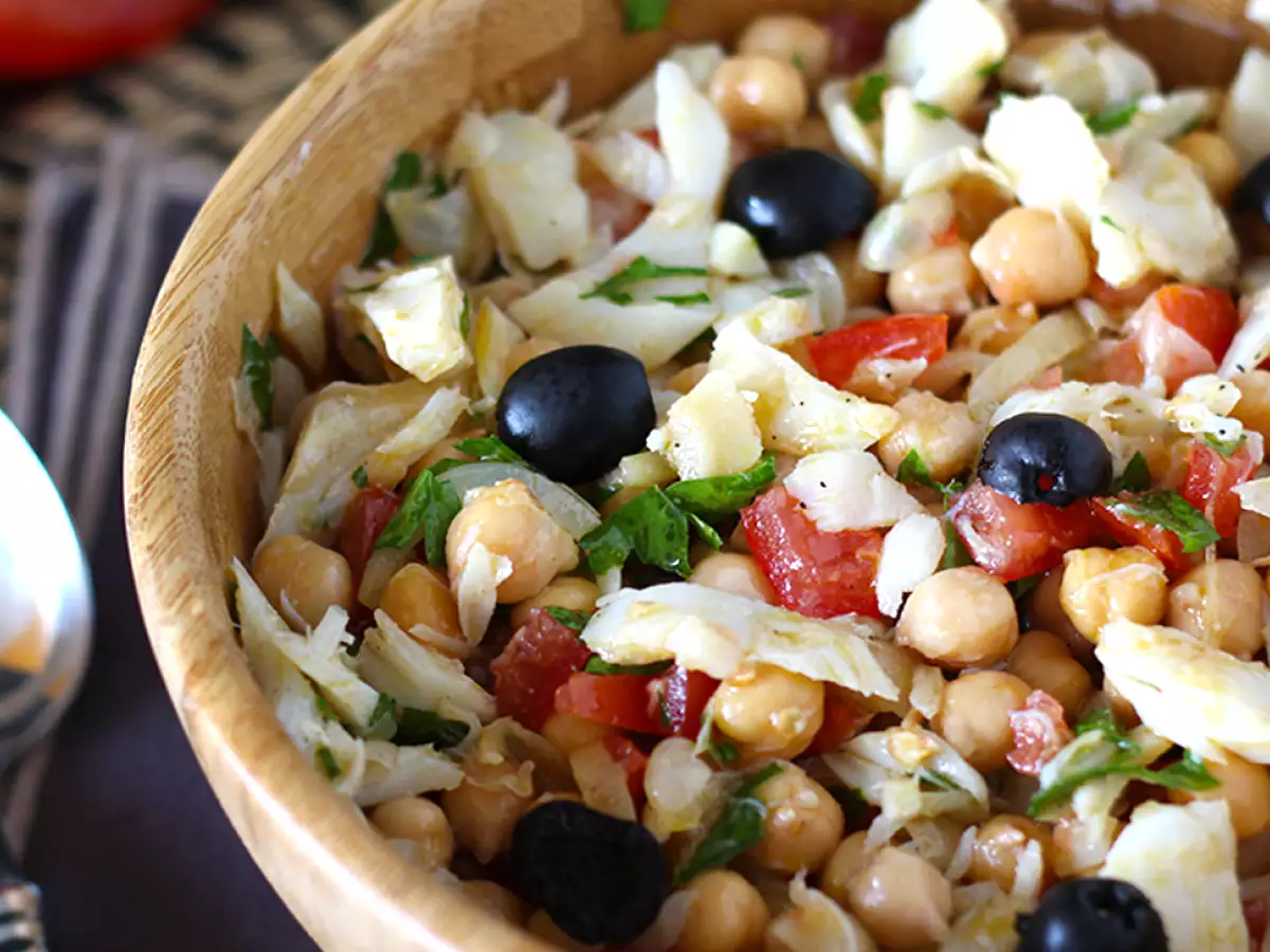 Салата от нахут с треска - снимка 3