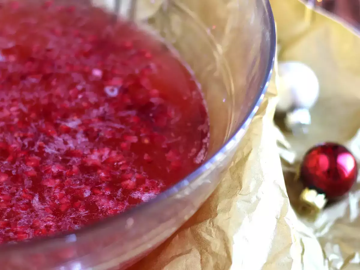 Шампанска супа с малини - снимка 4