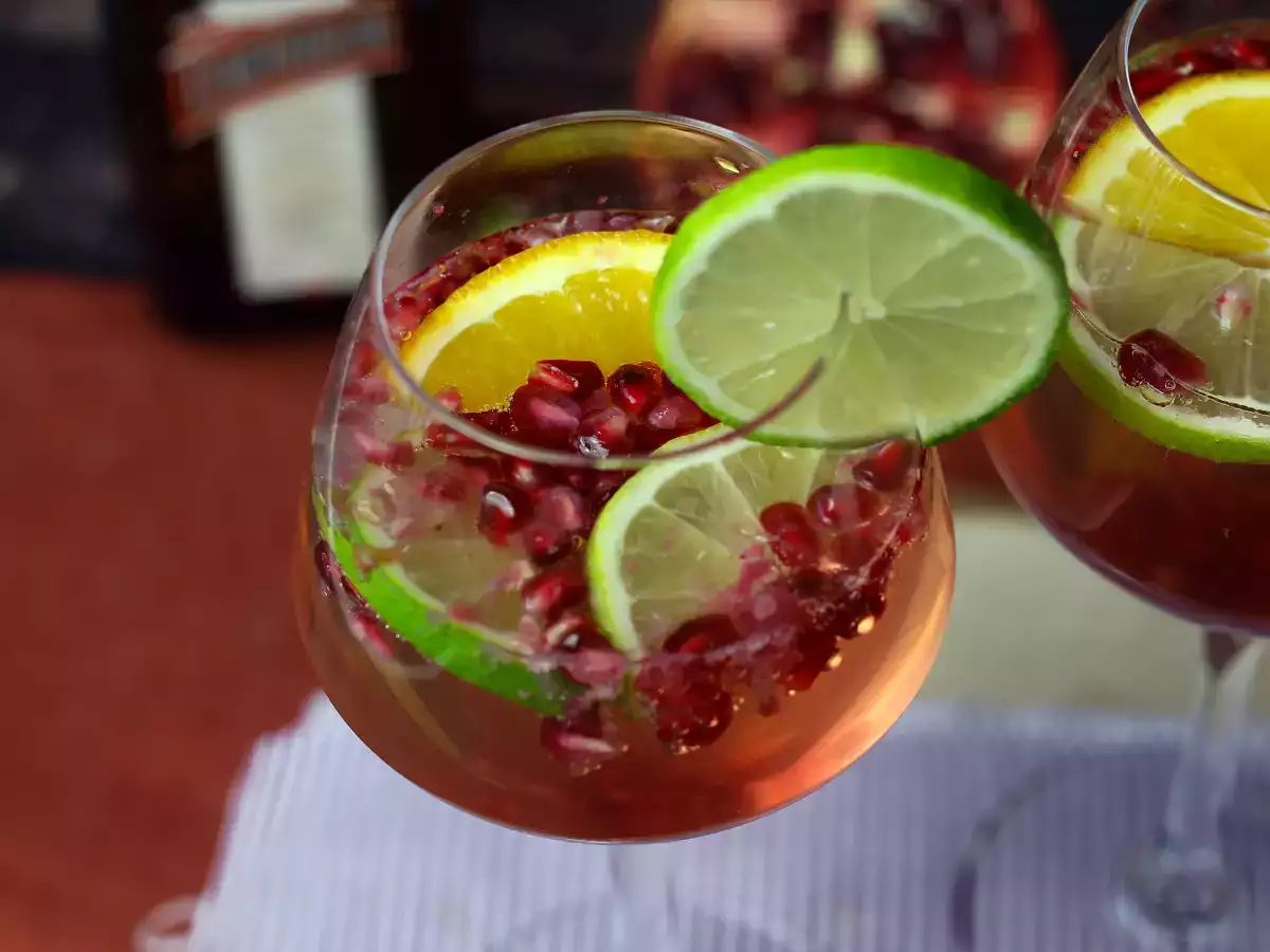 Сангрия с пенливо вино: освежаващата звезда на празниците - снимка 4