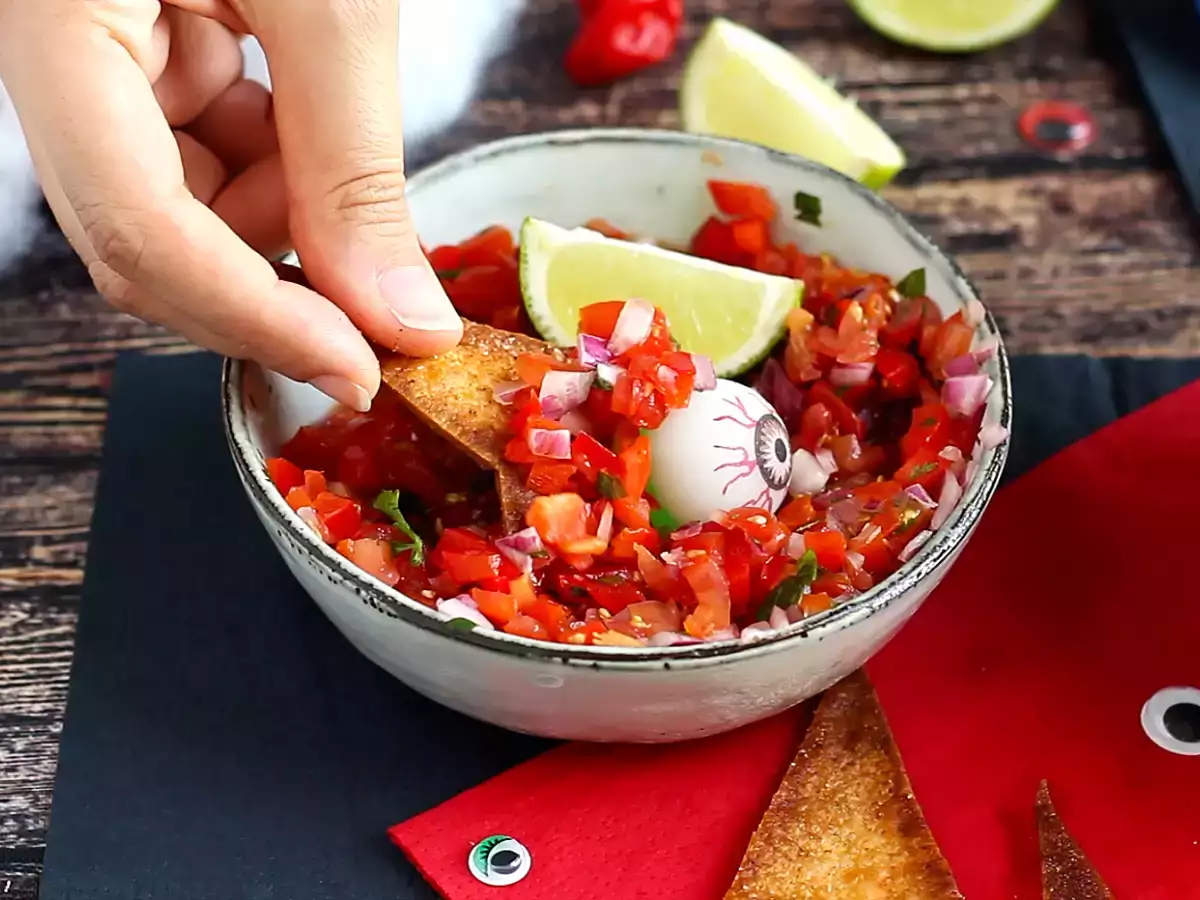 Шапки на вещици - чипс от тортила - снимка 2