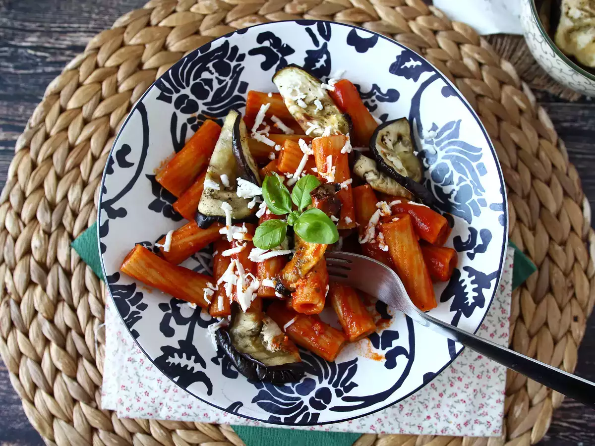 Сицилианска паста с патладжани – лесна и лека версия на Pasta alla Norma - снимка 3