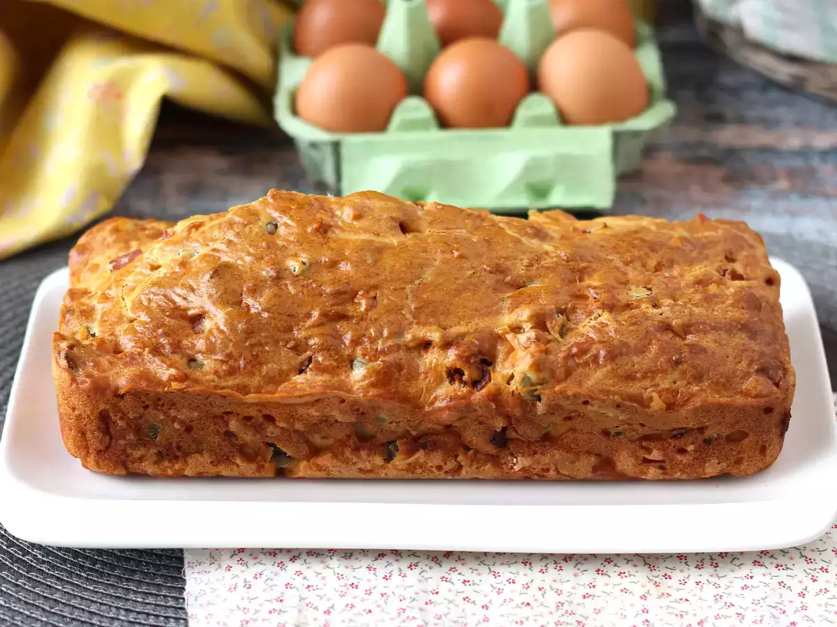 Сладкиш с шунка, маслини и сушени домати със скайр - снимка 2