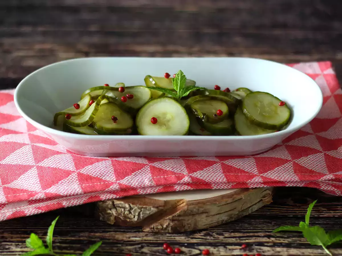 Сладко-кисели краставици: бърза и вкусна гарнитура за лятото! - снимка 4