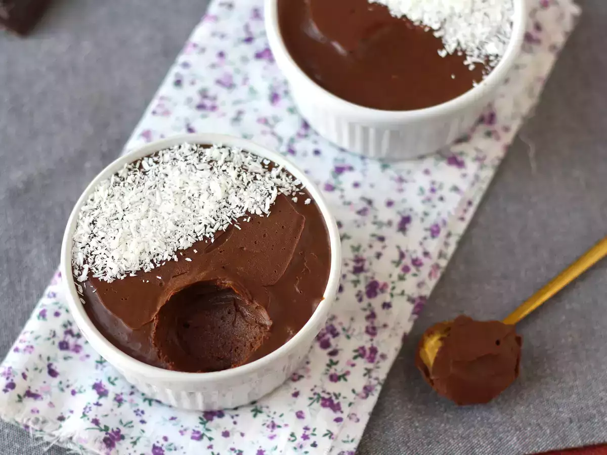 Шоколадов десерт само с 2 съставки! - снимка 6