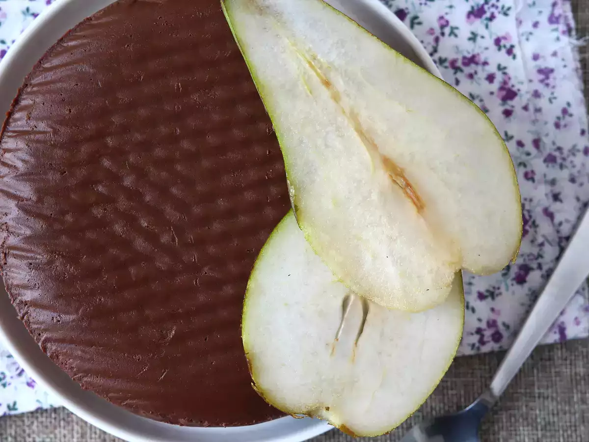 Шоколадов фъдж с круши - супер лесен десерт, който се приготвя само с 2 съставки! - снимка 2