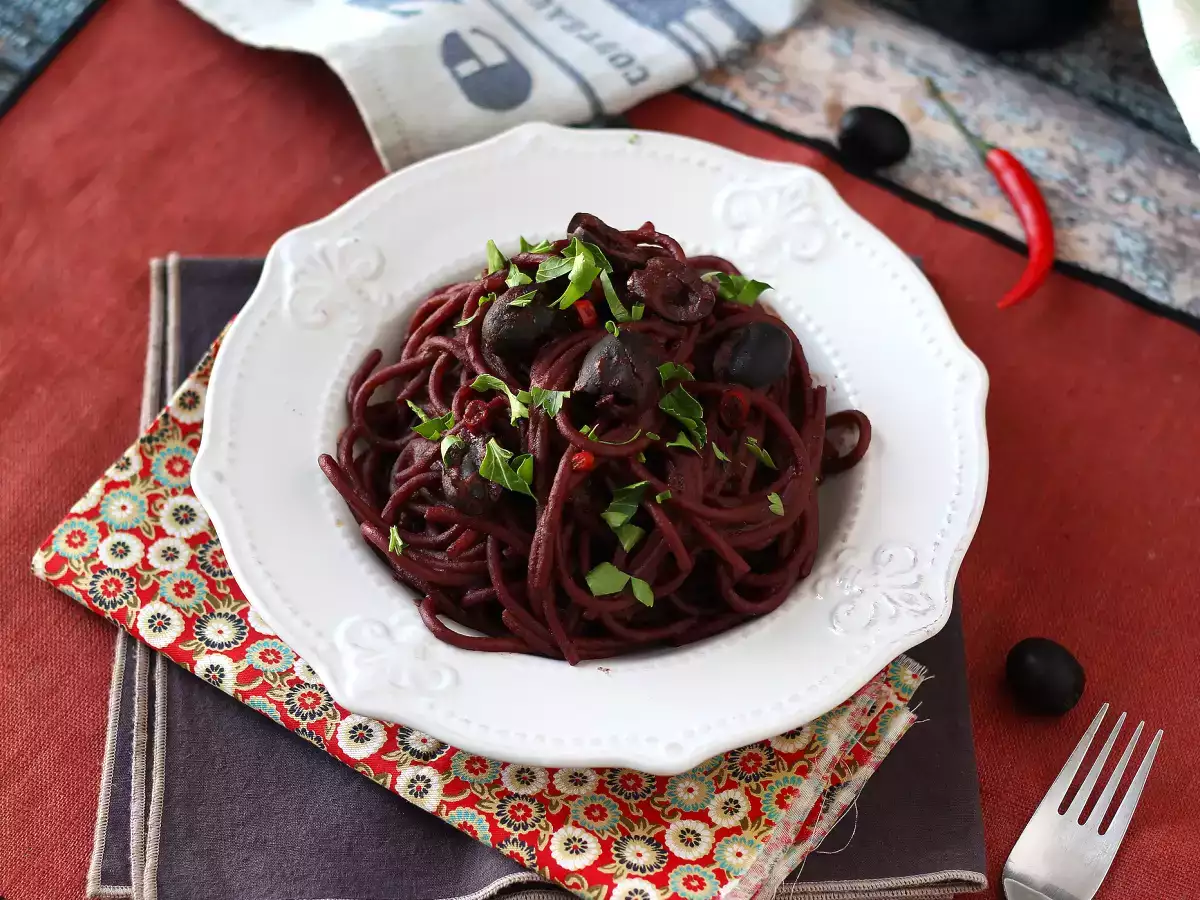 Spaghetti al fuoco di Bacco: паста с червено вино, която носи нещо специално на масата - снимка 2