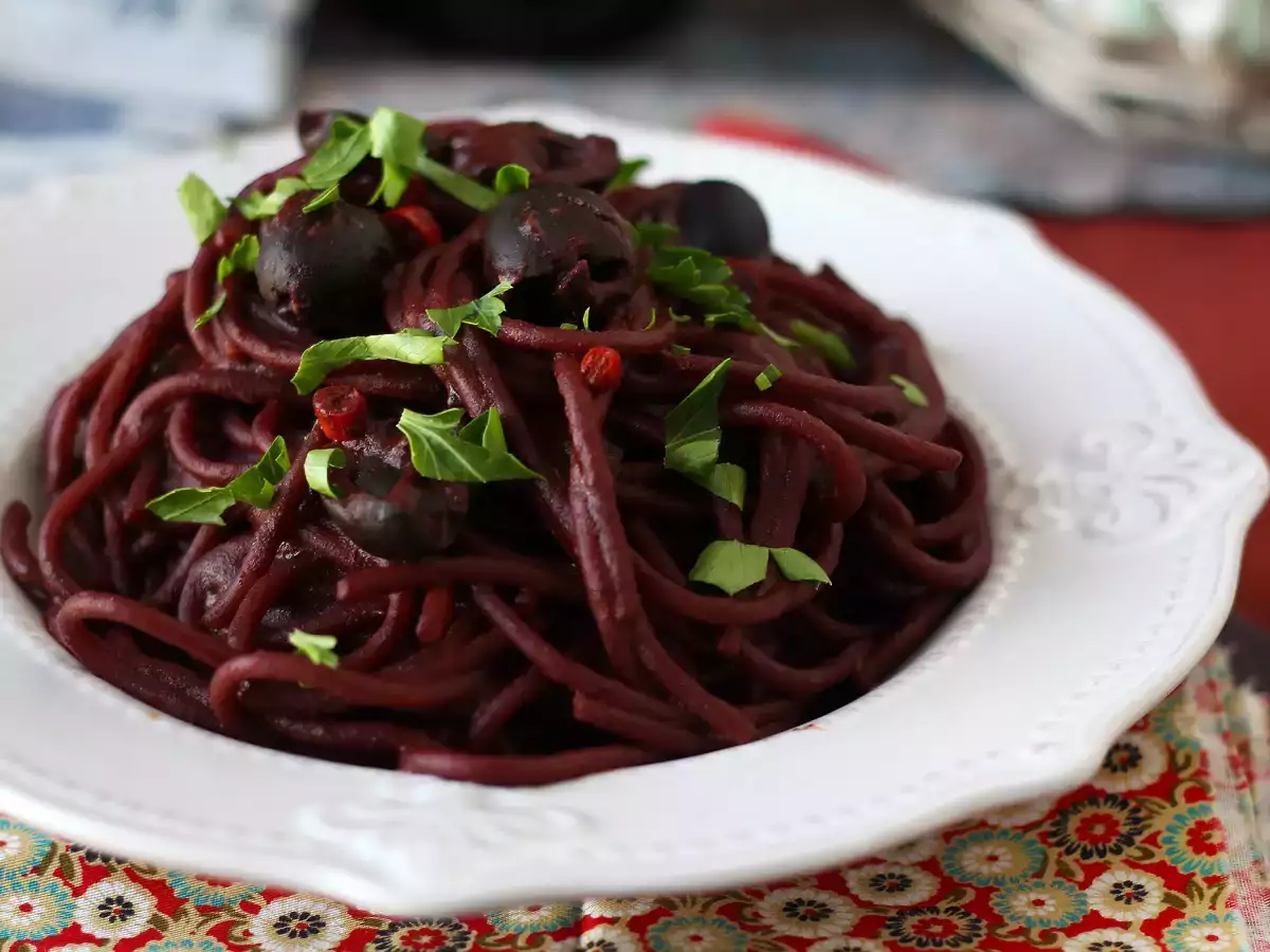 Spaghetti al fuoco di Bacco: паста с червено вино, която носи нещо специално на масата - снимка 3