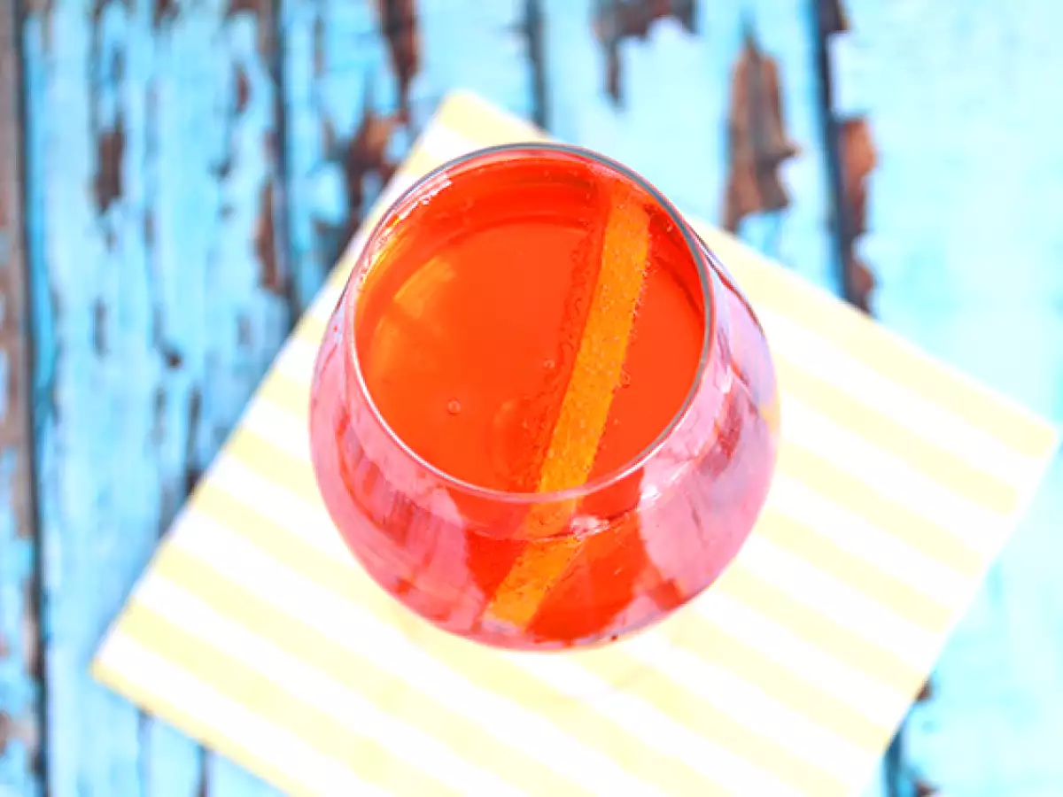 Spritz, известният италиански коктейл с Aperol - снимка 3