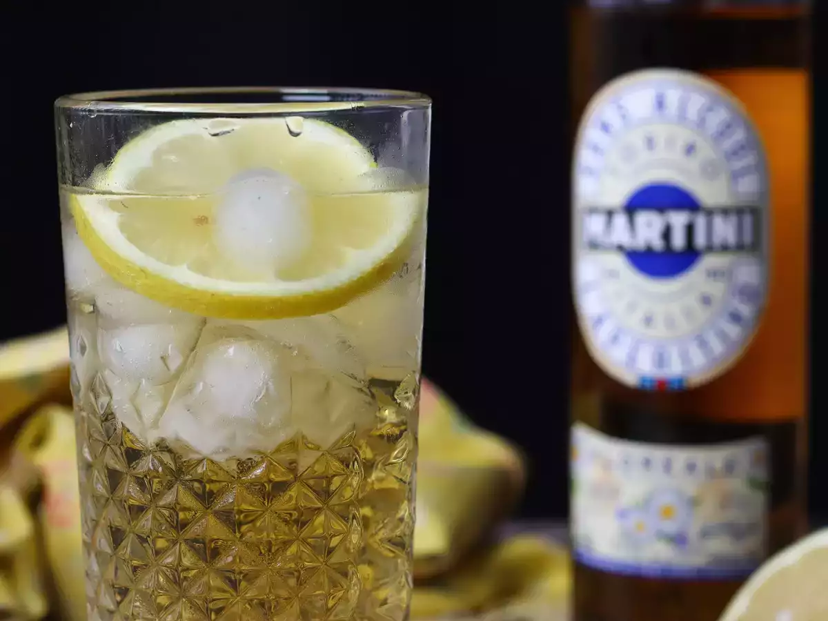 Spritz Martini без алкохол – сладък и флорален коктейл за аперитив - снимка 2