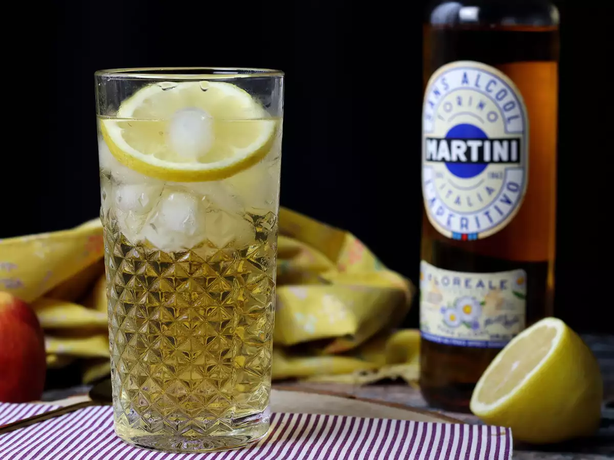 Spritz Martini без алкохол – сладък и флорален коктейл за аперитив - снимка 4