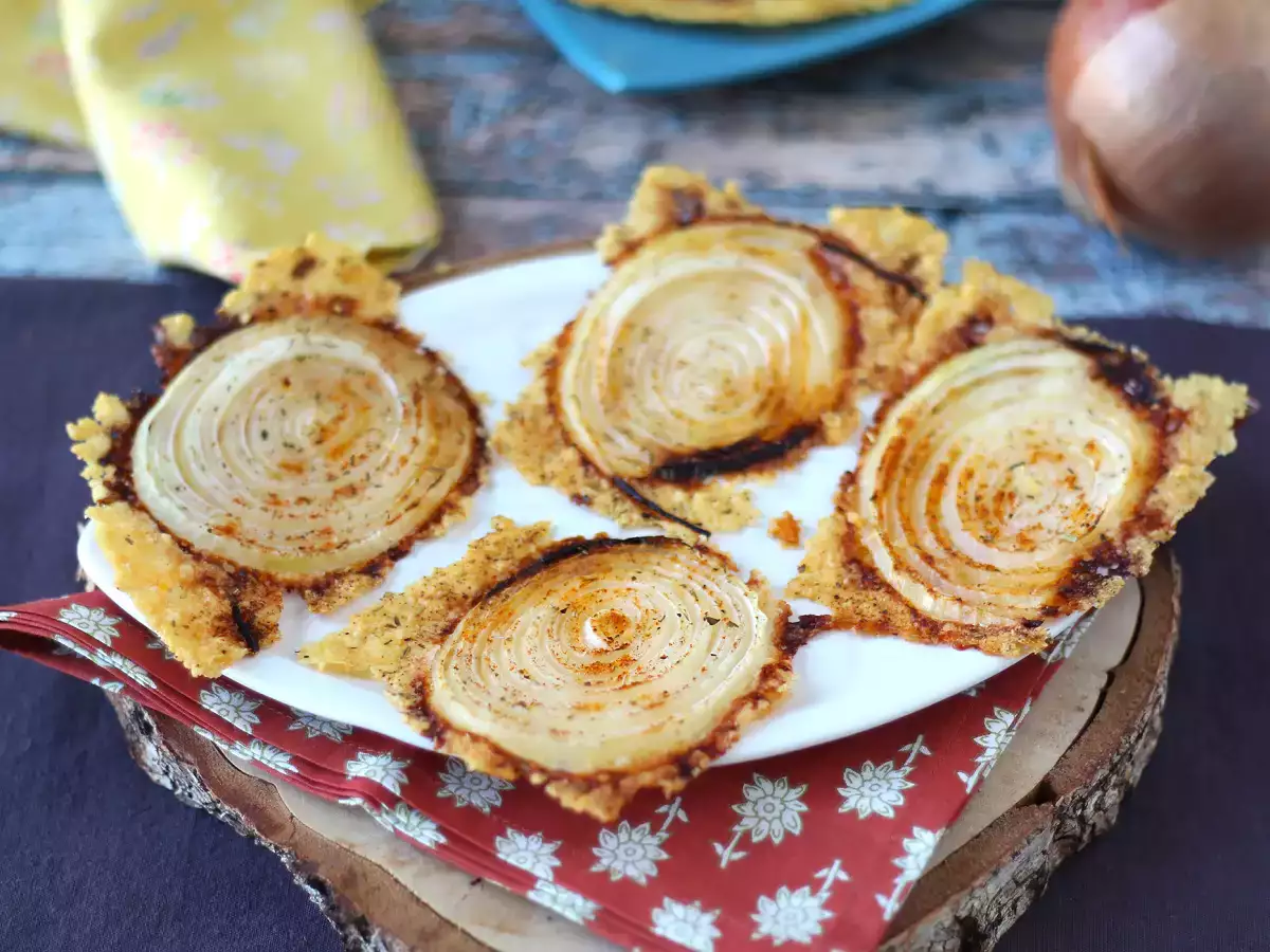 Супер хрупкави домашни чипсове с лук и пармезан - снимка 2