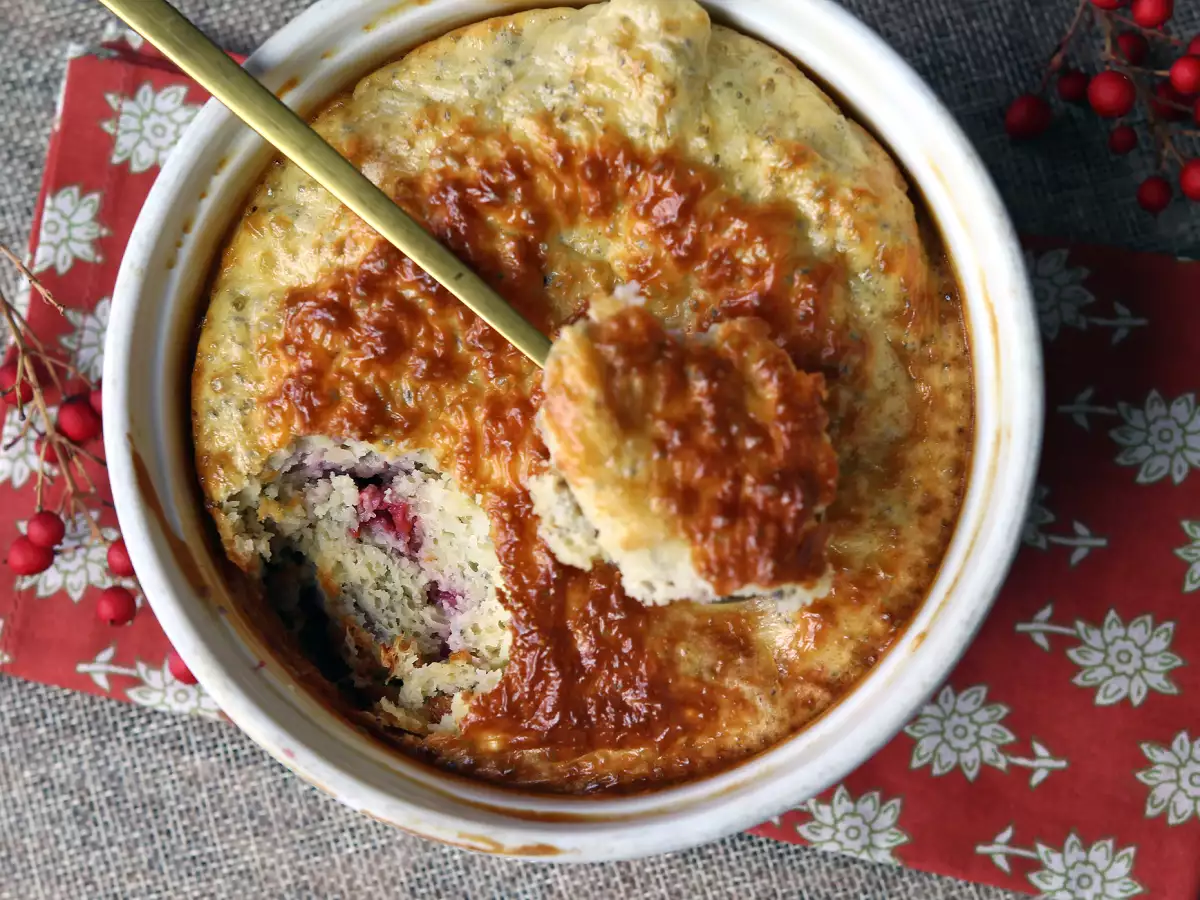 Суперпроста протеинова торта с червени плодове - снимка 3