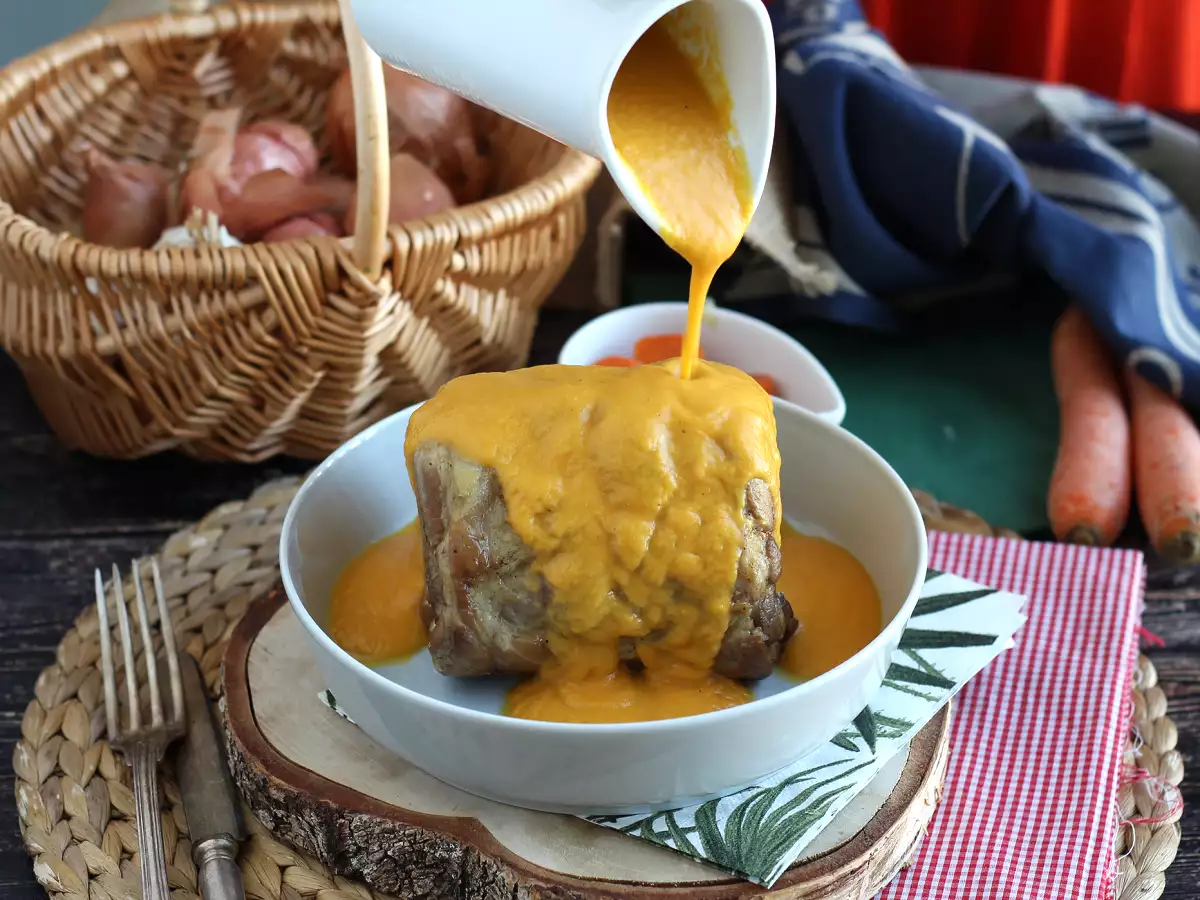 Свинско филе със сос от бира и моркови в бърза готварска печка - снимка 2