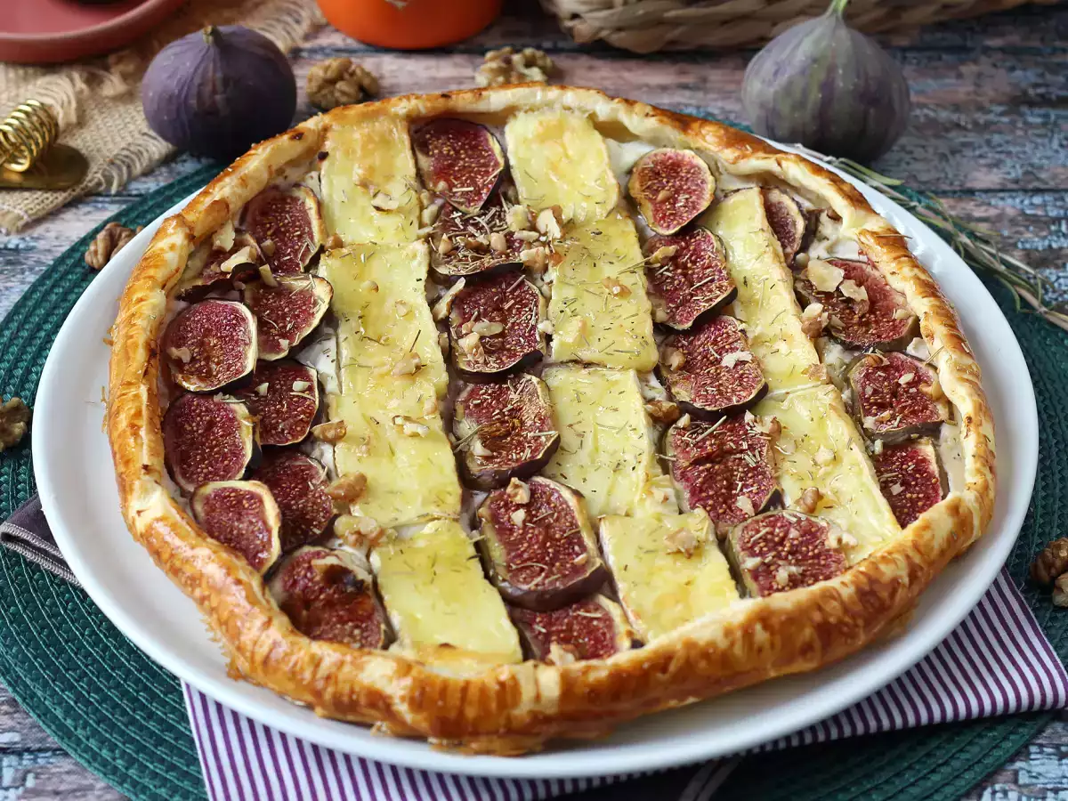 Тънък пай със смокини, бри и орехи - снимка 6