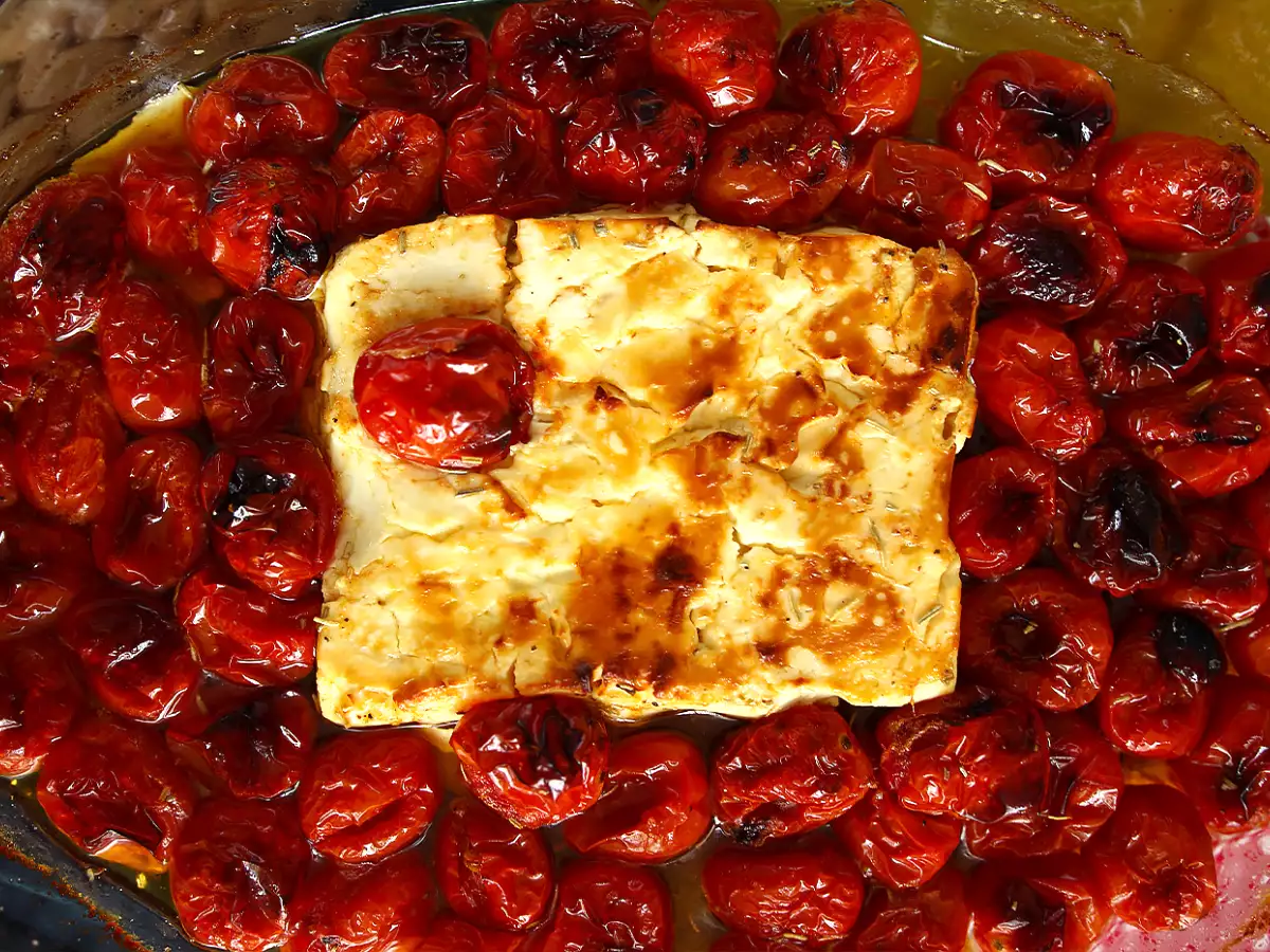 Талиатели фета с чери домати - печена паста с фета - снимка 3