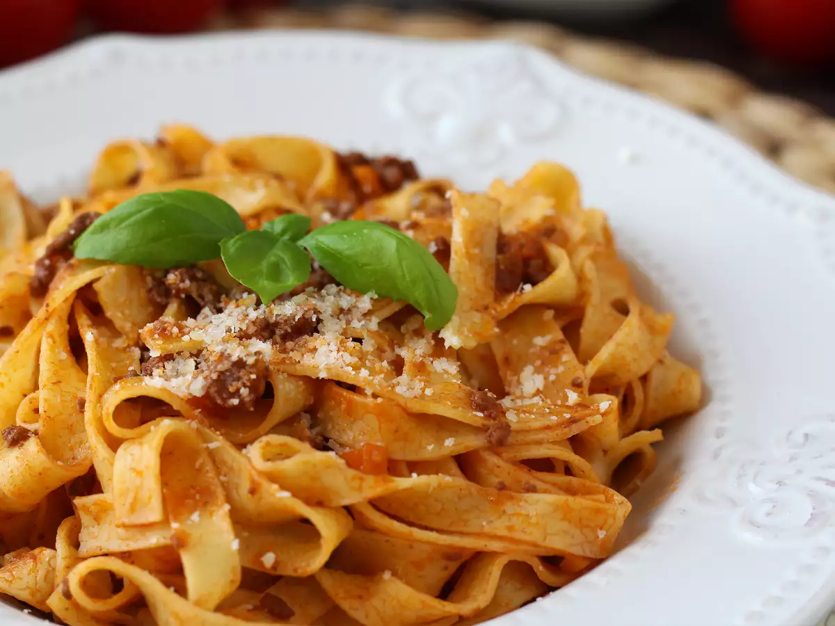 Талиатели със сос Болонезе – tagliatelle al ragù alla bolognese