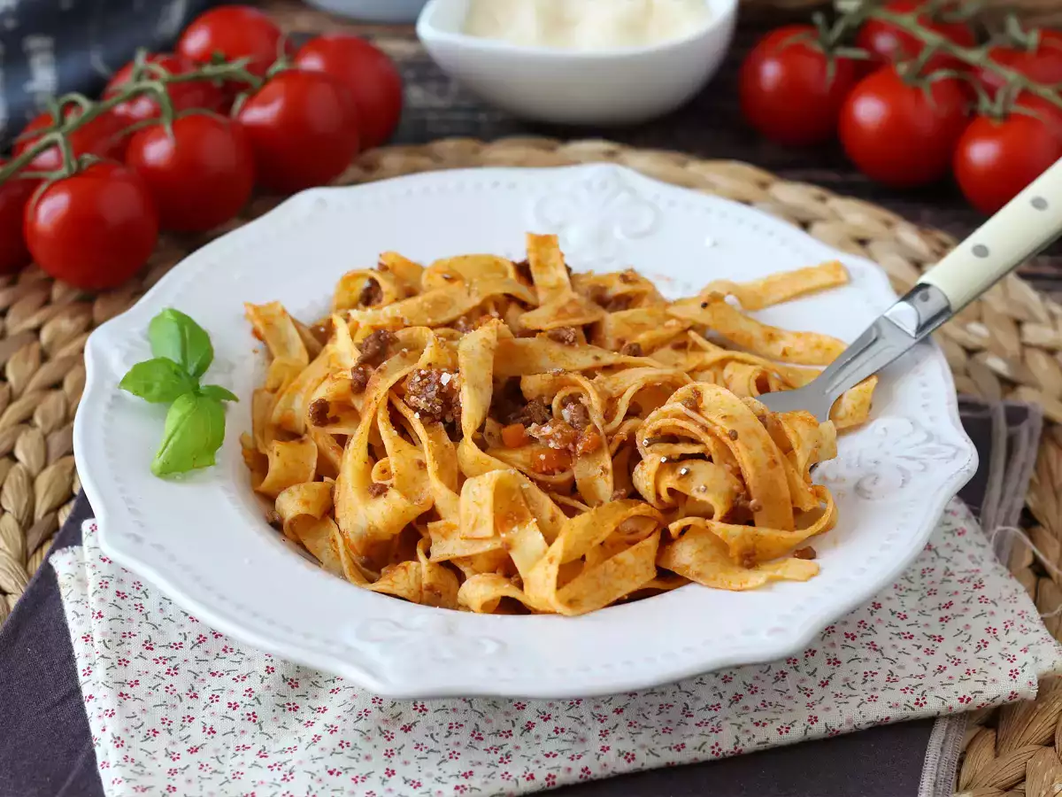 Талиатели със сос Болонезе – tagliatelle al ragù alla bolognese - снимка 2