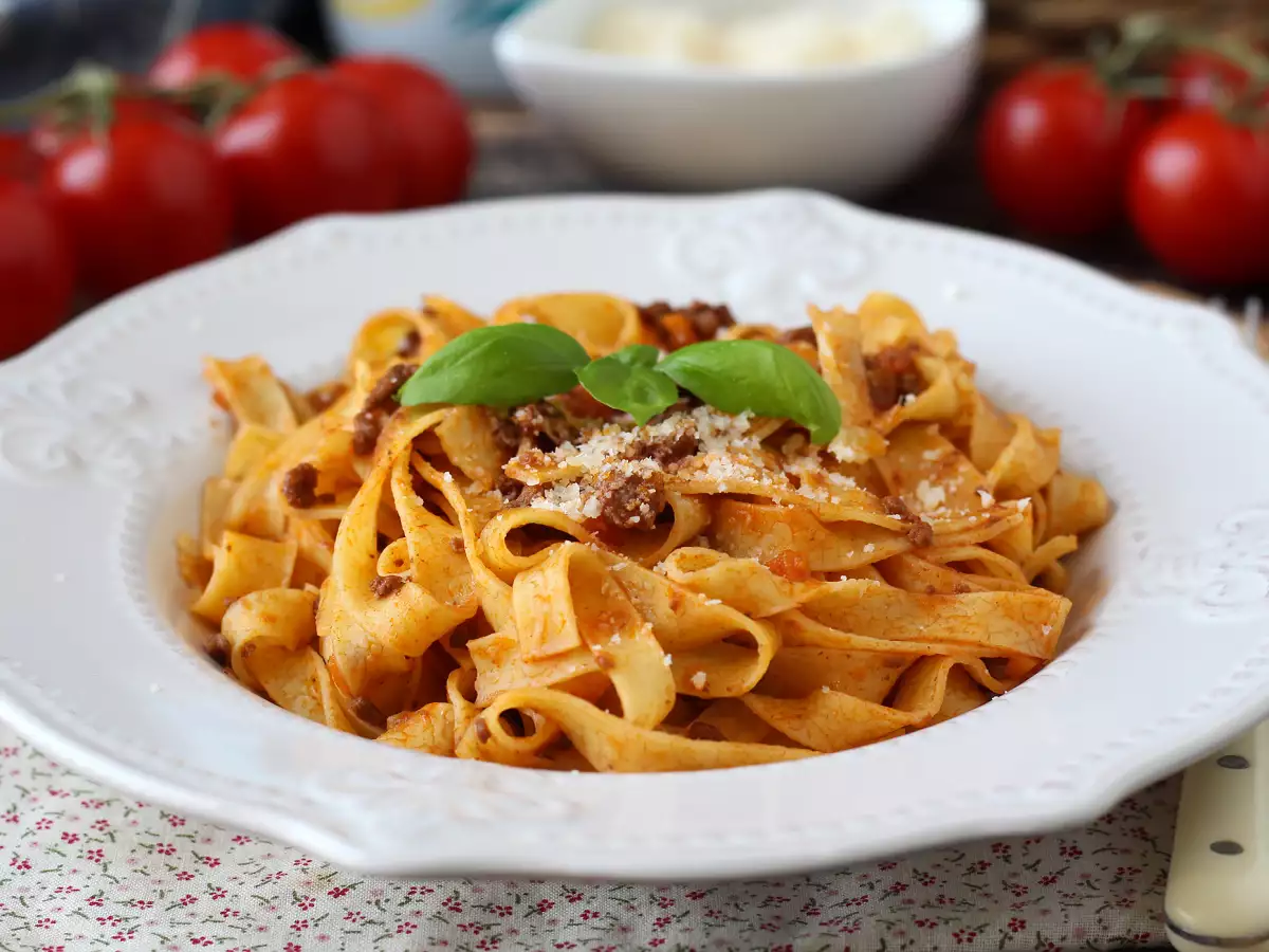 Талиатели със сос Болонезе – tagliatelle al ragù alla bolognese - снимка 3