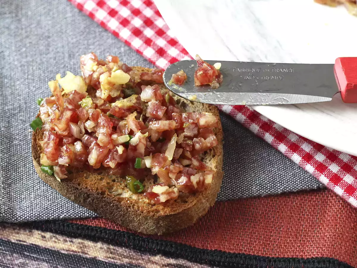 Tartar de fuet: експресна версия на класическия тартар от пържоли - снимка 4