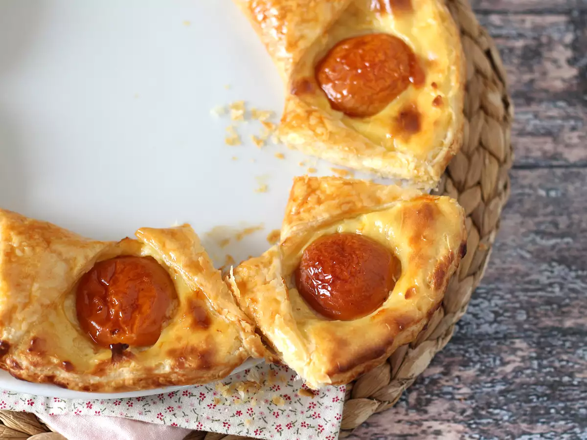 Tarte oranaise - бутер тесто, крем и кайсии - снимка 4